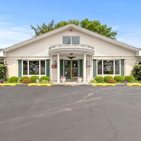 Glass House Inn Erie Near I-90 & I-79 외부 사진