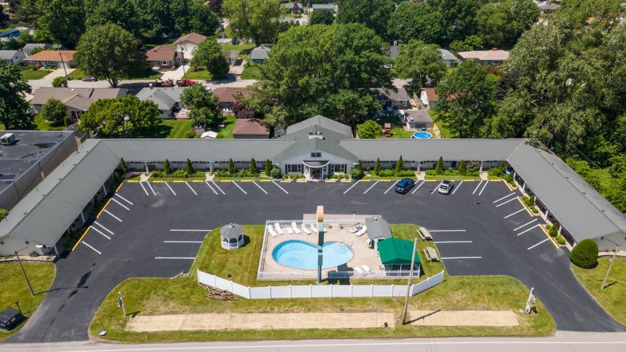 Glass House Inn Erie Near I-90 & I-79 외부 사진