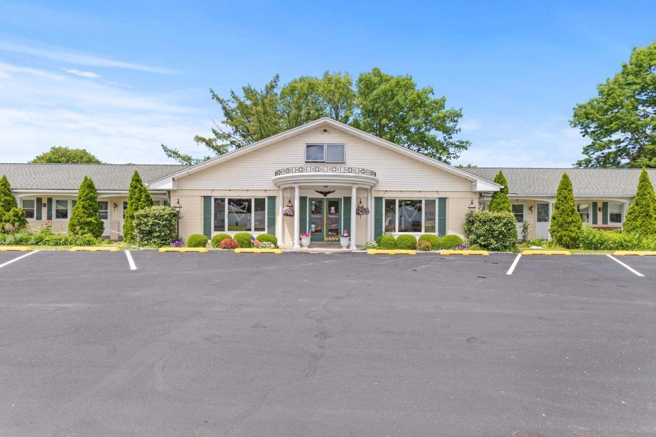 Glass House Inn Erie Near I-90 & I-79 외부 사진