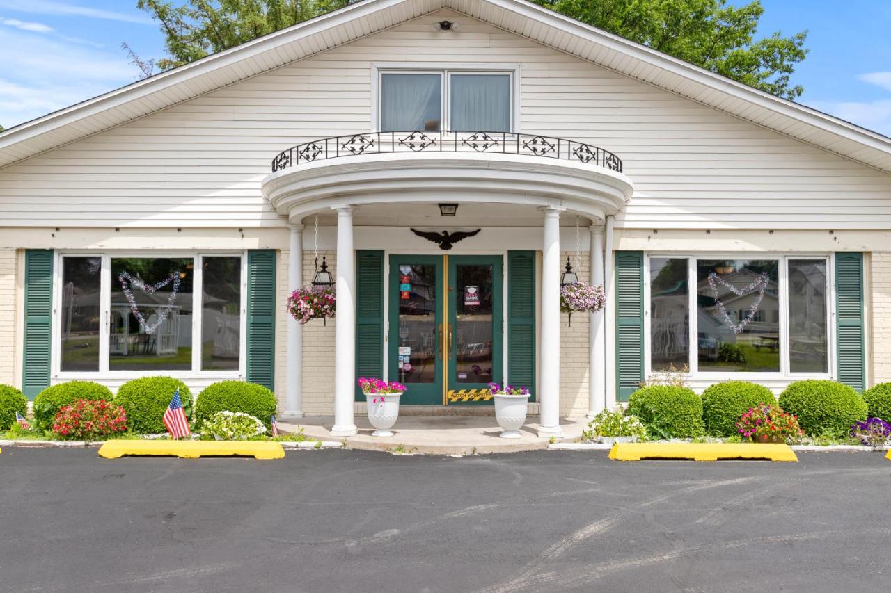 Glass House Inn Erie Near I-90 & I-79 외부 사진