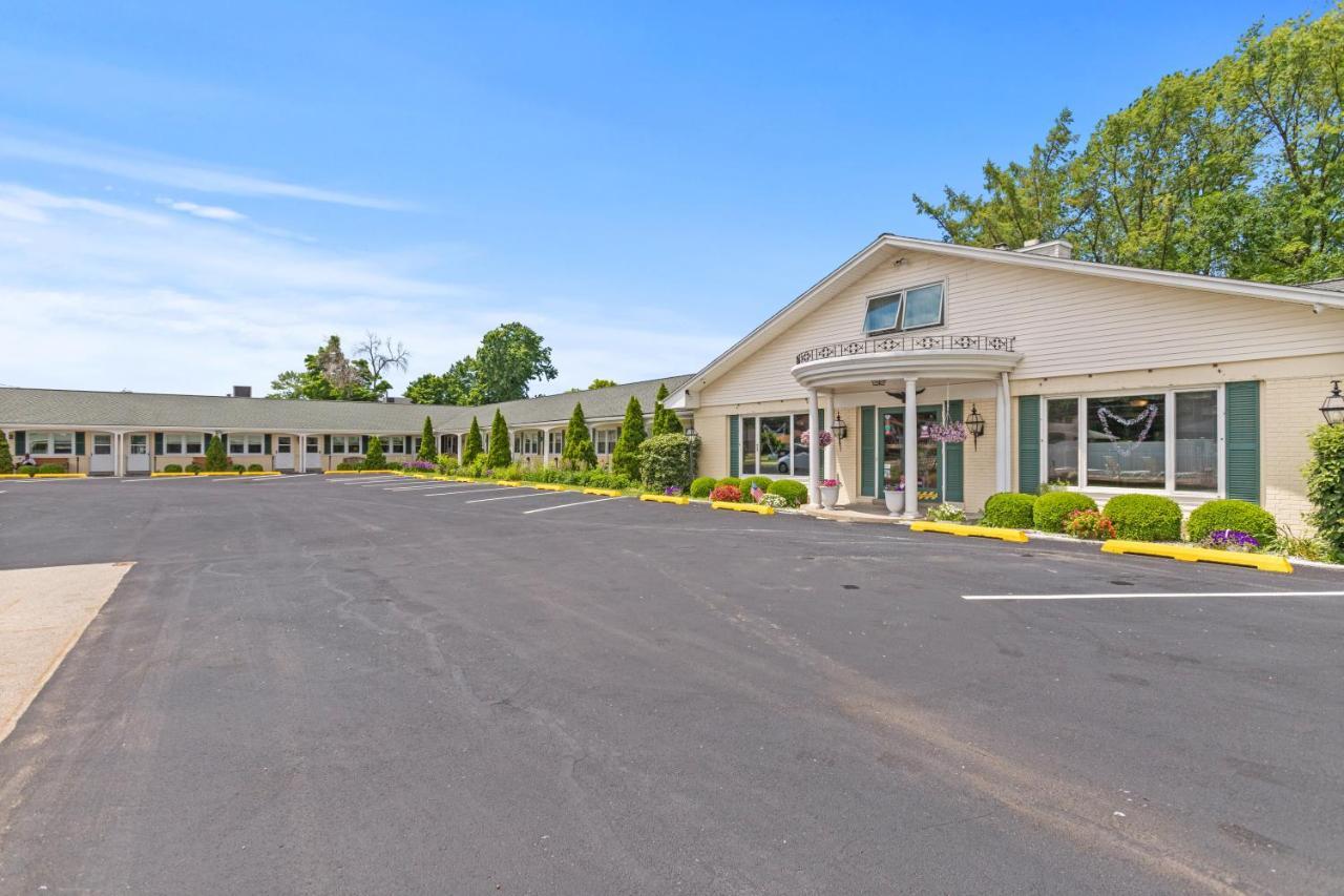 Glass House Inn Erie Near I-90 & I-79 외부 사진