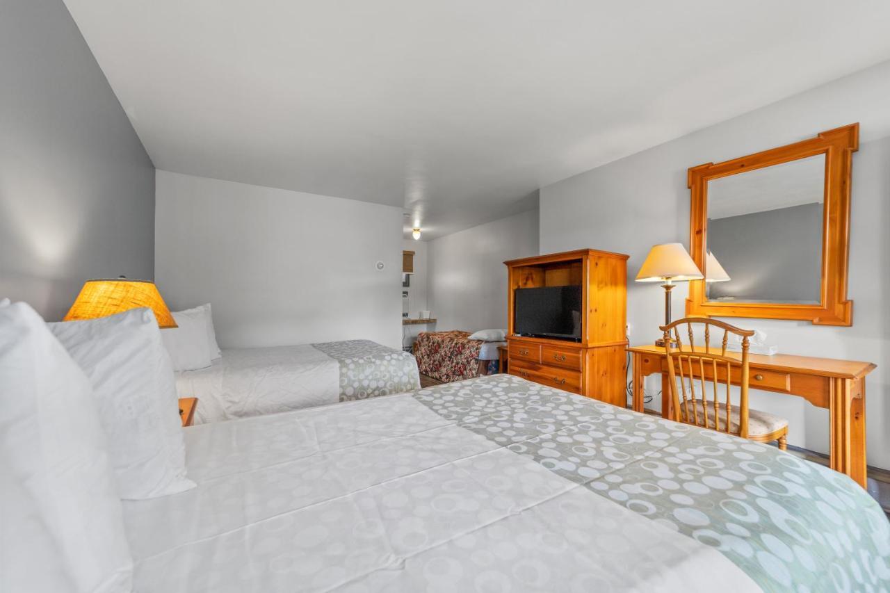 Glass House Inn Erie Near I-90 & I-79 외부 사진