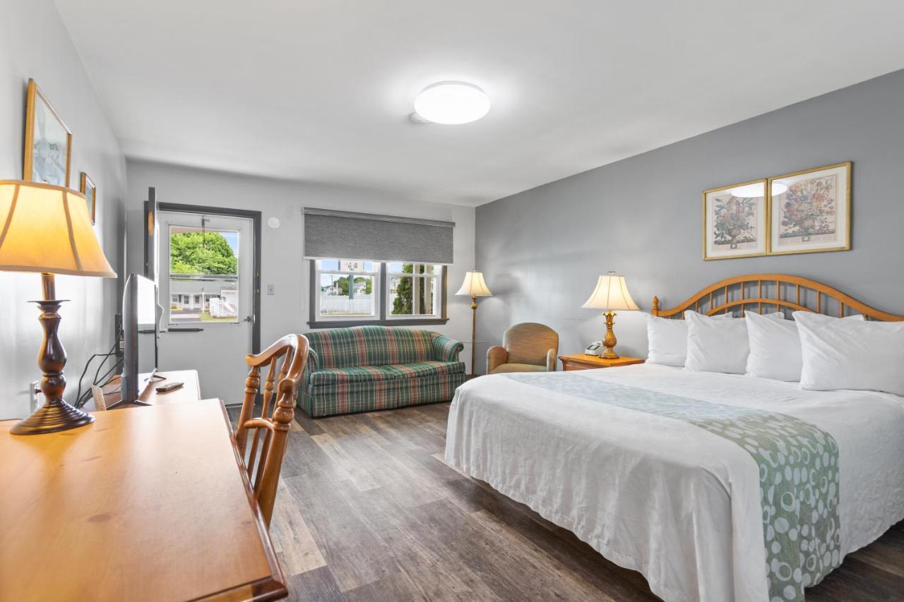 Glass House Inn Erie Near I-90 & I-79 외부 사진