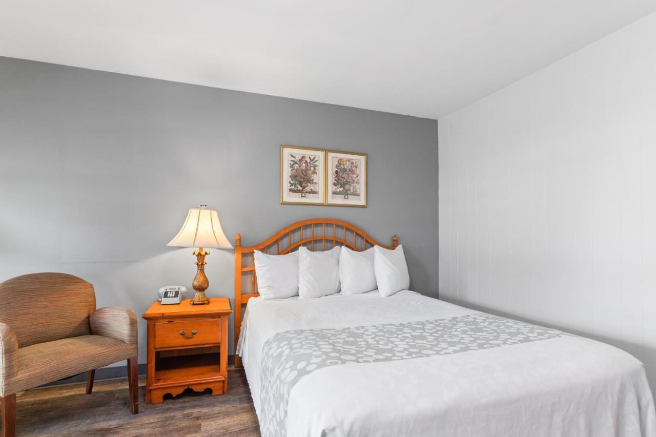 Glass House Inn Erie Near I-90 & I-79 외부 사진