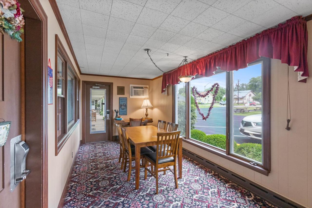 Glass House Inn Erie Near I-90 & I-79 외부 사진