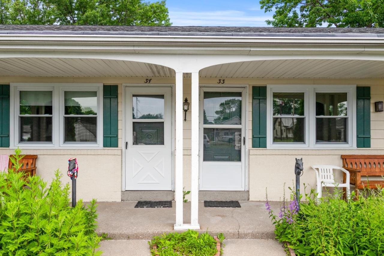 Glass House Inn Erie Near I-90 & I-79 외부 사진
