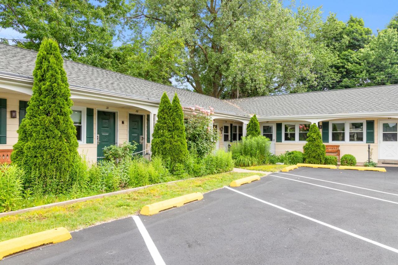 Glass House Inn Erie Near I-90 & I-79 외부 사진