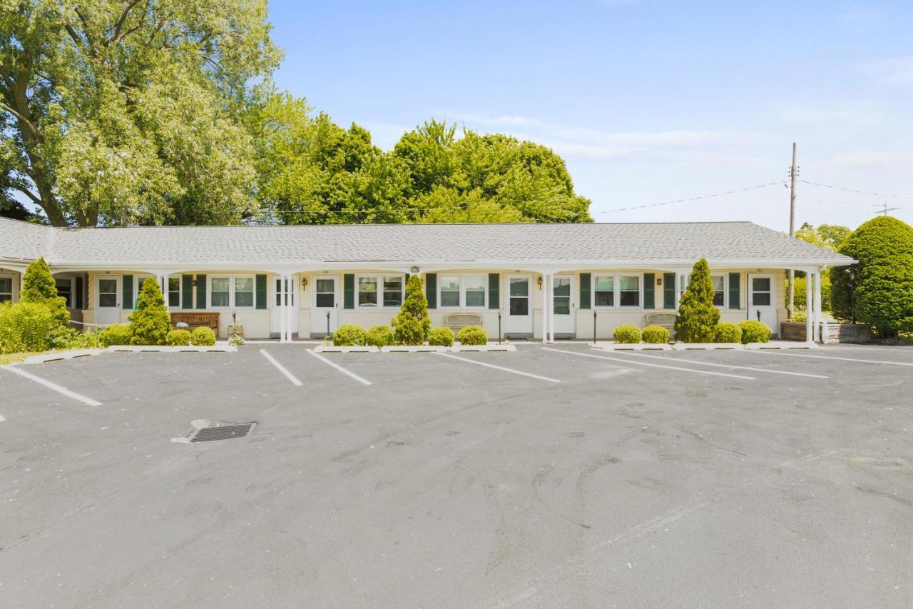 Glass House Inn Erie Near I-90 & I-79 외부 사진