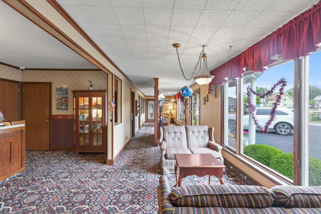 Glass House Inn Erie Near I-90 & I-79 외부 사진