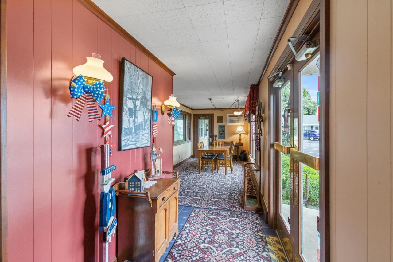 Glass House Inn Erie Near I-90 & I-79 외부 사진