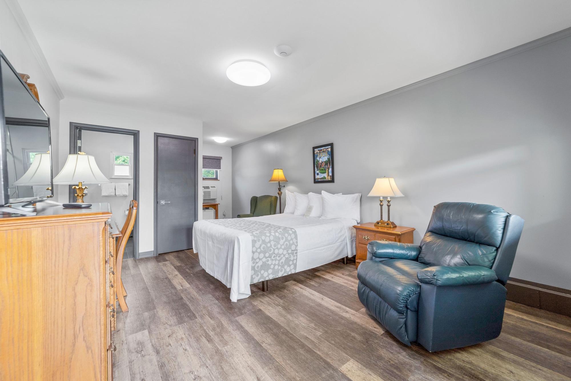 Glass House Inn Erie Near I-90 & I-79 외부 사진
