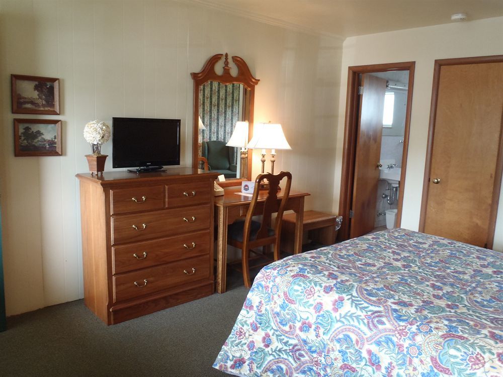 Glass House Inn Erie Near I-90 & I-79 외부 사진