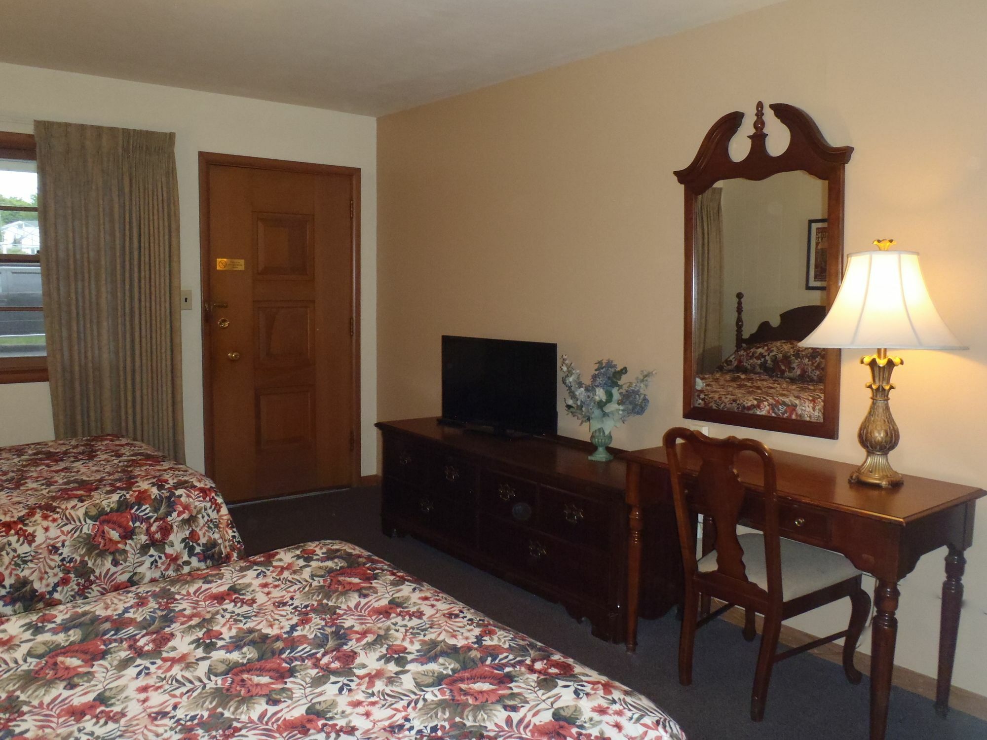 Glass House Inn Erie Near I-90 & I-79 외부 사진