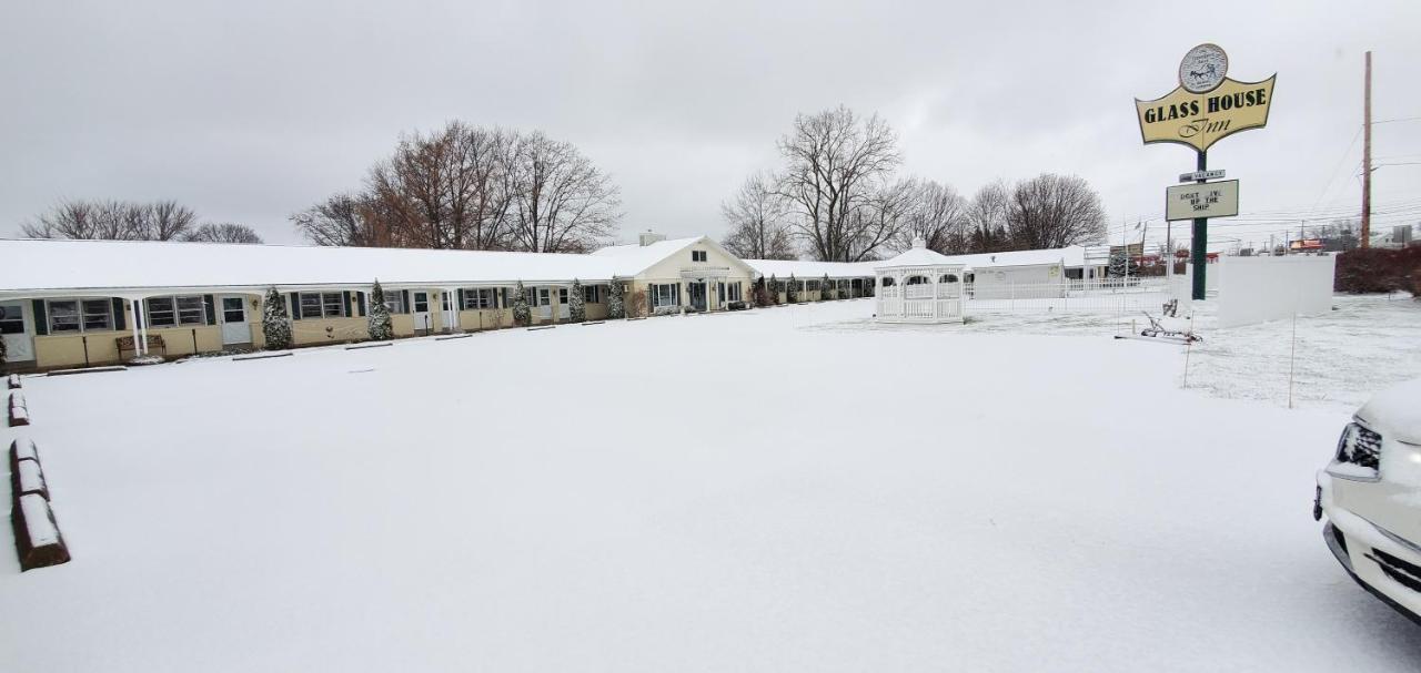 Glass House Inn Erie Near I-90 & I-79 외부 사진